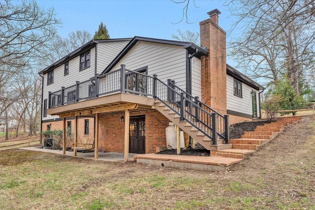 2825 Fairway Forest DR, Salem, VA 24153