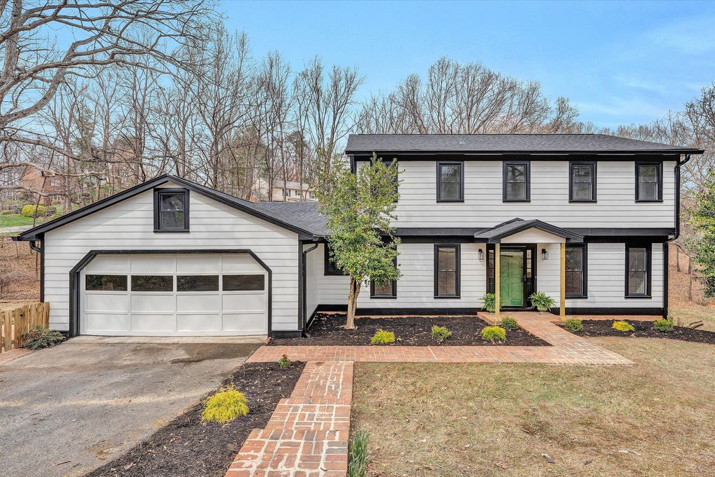2825 Fairway Forest DR, Salem, VA 24153