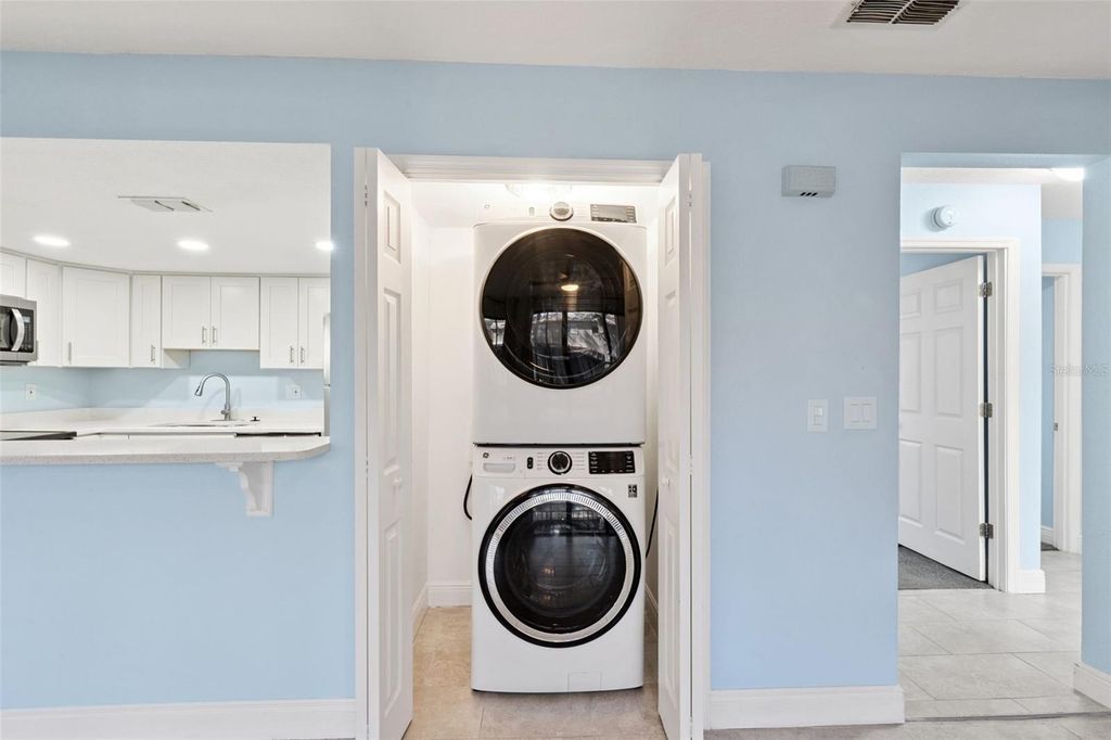 Image 14 of property listing at 429 SHEOAH BOULEVARD 12, Winter Springs, FL 32708