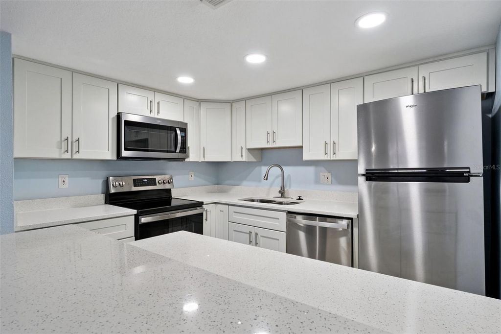 Image 3 of property listing at 429 SHEOAH BOULEVARD 12, Winter Springs, FL 32708