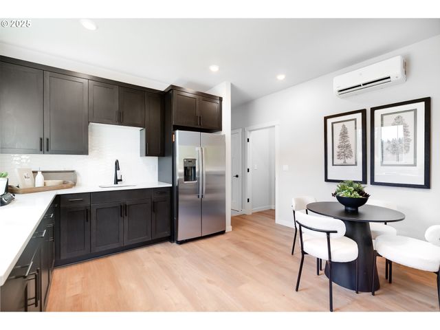 8676 N DIMMICK St, Camas, WA 98607