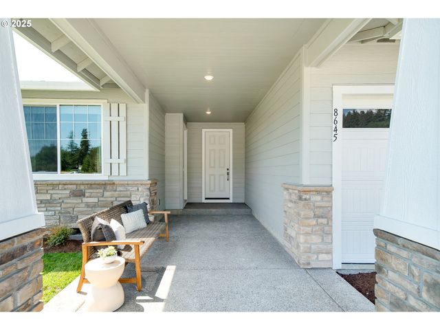 8676 N DIMMICK St, Camas, WA 98607
