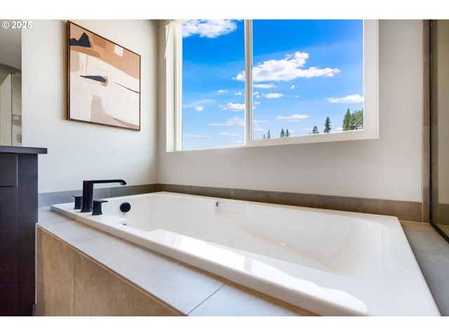 8676 N DIMMICK St, Camas, WA 98607
