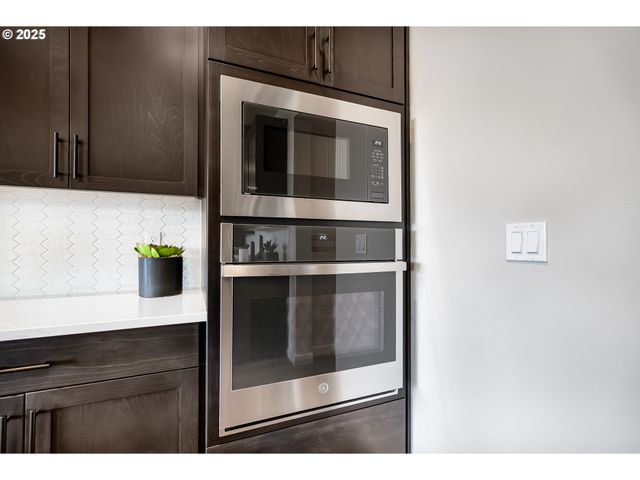 8676 N DIMMICK St, Camas, WA 98607