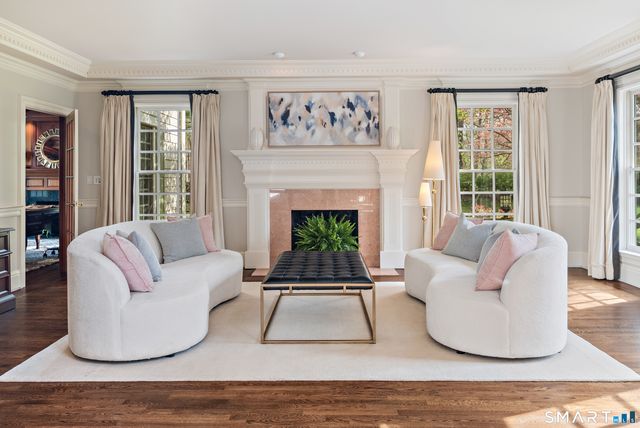 140 Stoneleigh Road, New Canaan, CT 06840