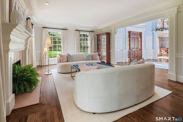 140 Stoneleigh Road, New Canaan, CT 06840