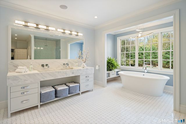 140 Stoneleigh Road, New Canaan, CT 06840