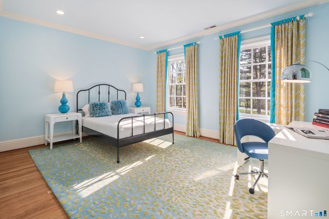 140 Stoneleigh Road, New Canaan, CT 06840