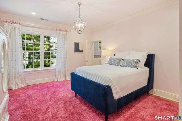 140 Stoneleigh Road, New Canaan, CT 06840