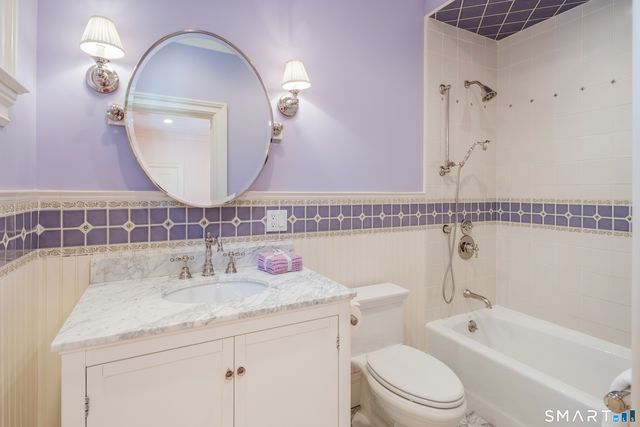 140 Stoneleigh Road, New Canaan, CT 06840