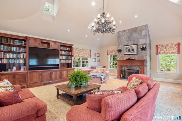 140 Stoneleigh Road, New Canaan, CT 06840