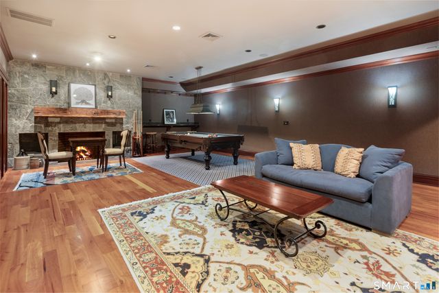 140 Stoneleigh Road, New Canaan, CT 06840