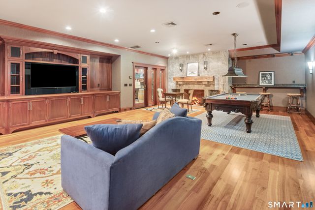 140 Stoneleigh Road, New Canaan, CT 06840