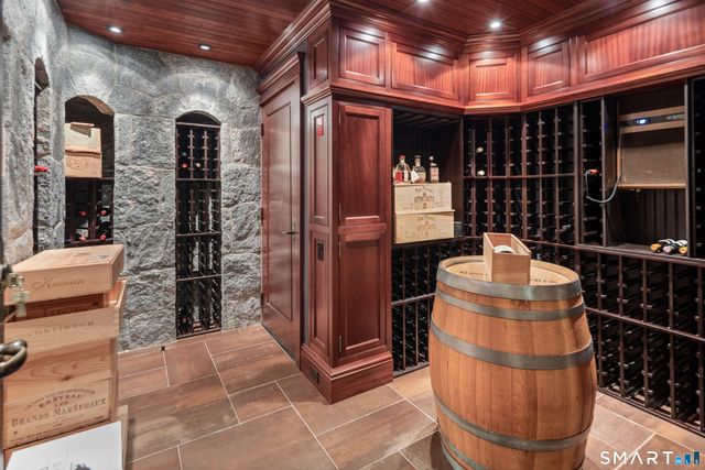 140 Stoneleigh Road, New Canaan, CT 06840