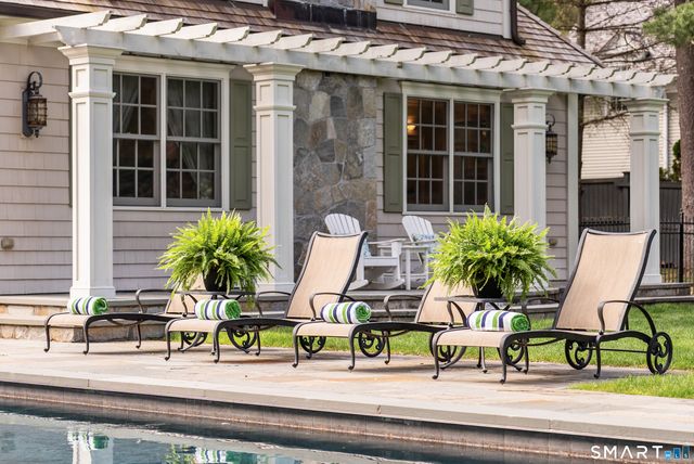 140 Stoneleigh Road, New Canaan, CT 06840