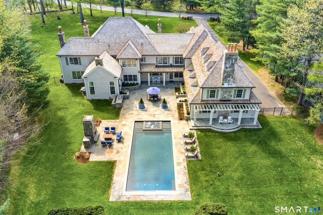 140 Stoneleigh Road, New Canaan, CT 06840