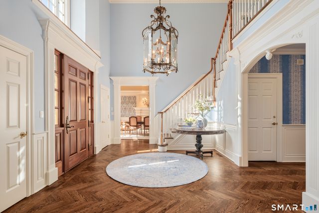 140 Stoneleigh Road, New Canaan, CT 06840