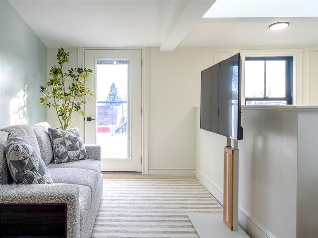 7 Dearborn Street 3, Newport, RI 02840