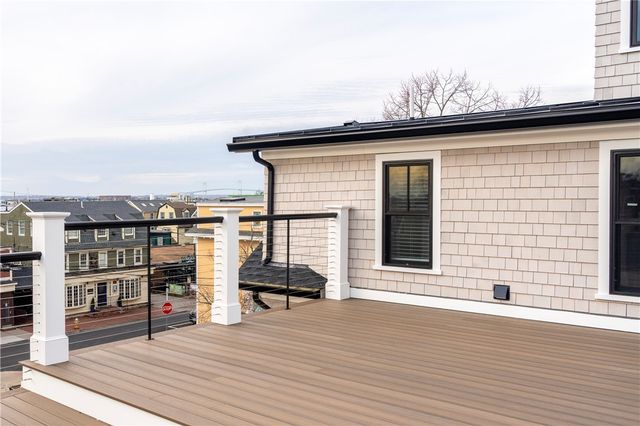 7 Dearborn Street 3, Newport, RI 02840