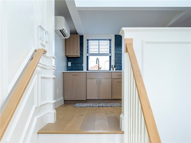 7 Dearborn Street 3, Newport, RI 02840