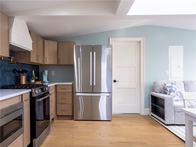 7 Dearborn Street 3, Newport, RI 02840