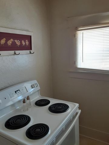 117 N Main St Street, Greenfield, MO 65661