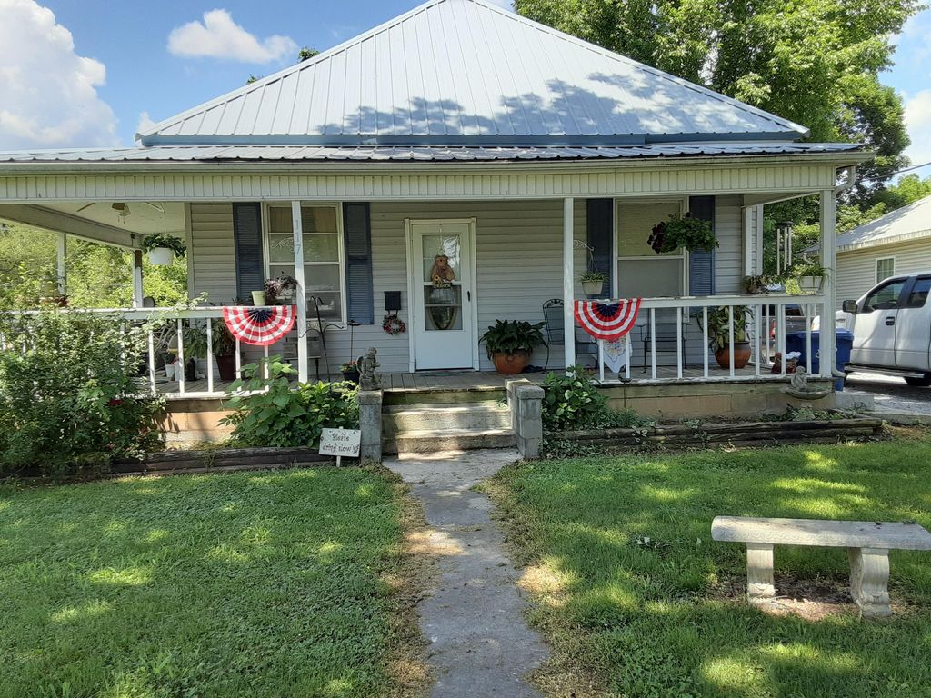 117 N Main St Street, Greenfield, MO 65661