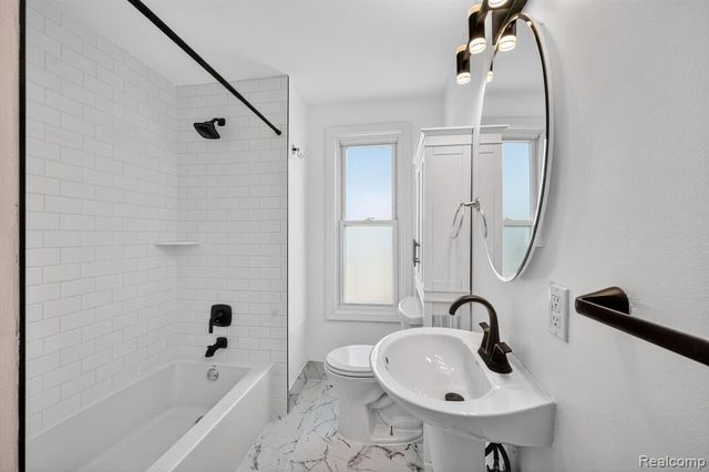 814 Louis Avenue, Royal Oak, MI 48067