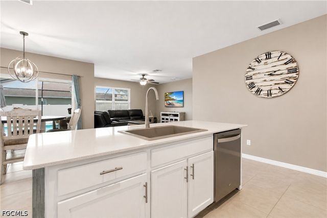 2708 Foralesca CT, Cape Coral, FL 33909