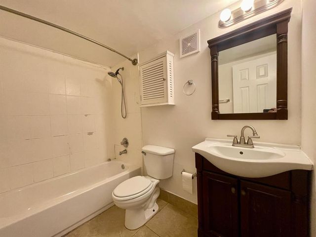 601 NE 29th Drive 7, Wilton Manors, FL 33334