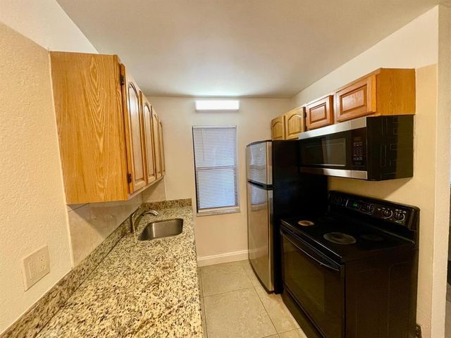 601 NE 29th Drive 7, Wilton Manors, FL 33334