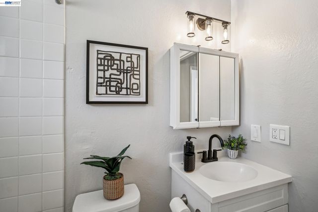 2297 Medallion Dr 4, Union City, CA 94587