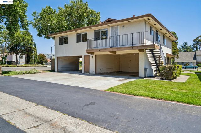 2297 Medallion Dr 4, Union City, CA 94587