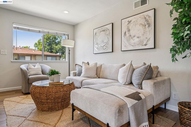 2297 Medallion Dr 4, Union City, CA 94587