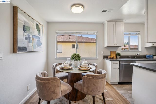 2297 Medallion Dr 4, Union City, CA 94587