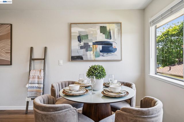 2297 Medallion Dr 4, Union City, CA 94587