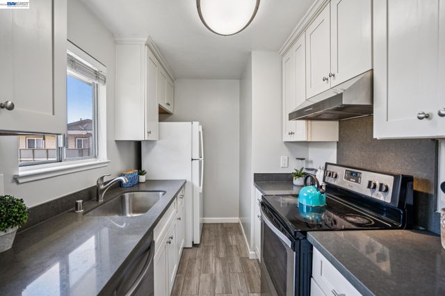 2297 Medallion Dr 4, Union City, CA 94587