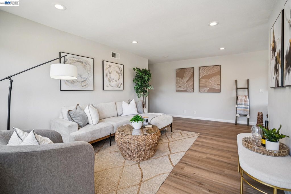 2297 Medallion Dr 4, Union City, CA 94587