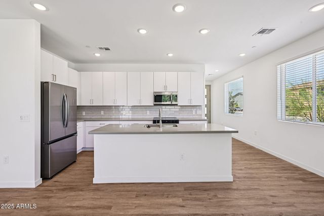 2131 E JENNIFER LYNN Way, Phoenix, AZ 85022