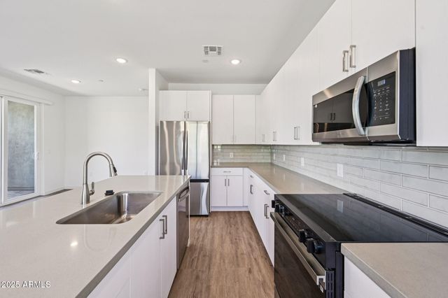 2131 E JENNIFER LYNN Way, Phoenix, AZ 85022