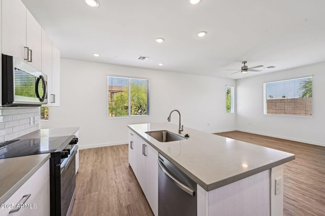 2131 E JENNIFER LYNN Way, Phoenix, AZ 85022