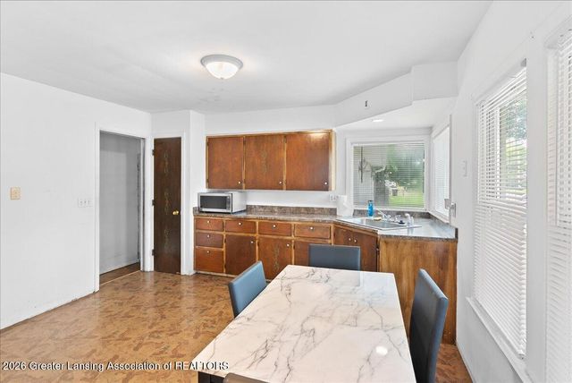 5612 S Washington Avenue, Lansing, MI 48911