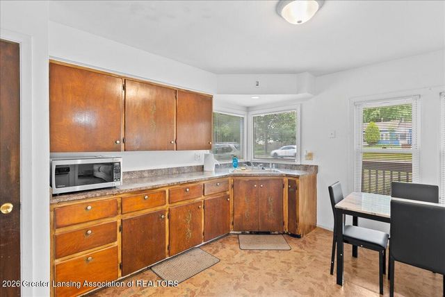 5612 S Washington Avenue, Lansing, MI 48911