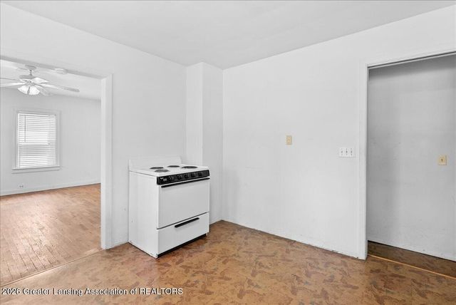 5612 S Washington Avenue, Lansing, MI 48911