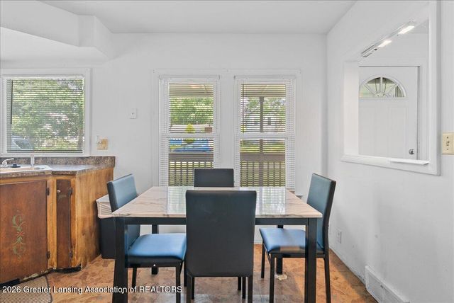 5612 S Washington Avenue, Lansing, MI 48911