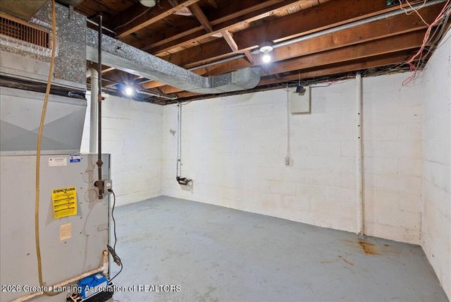5612 S Washington Avenue, Lansing, MI 48911