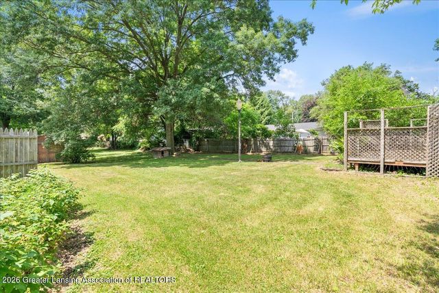 5612 S Washington Avenue, Lansing, MI 48911
