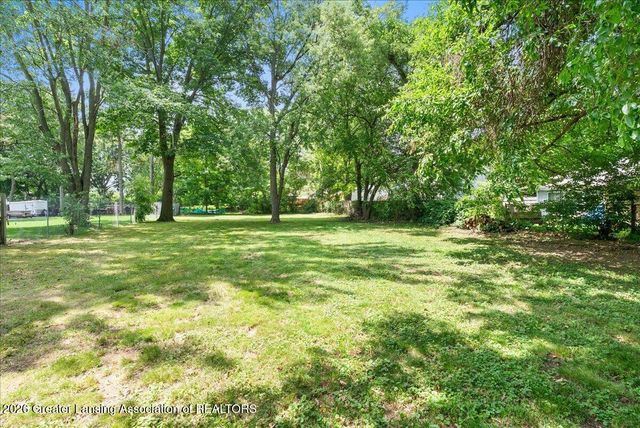 5612 S Washington Avenue, Lansing, MI 48911