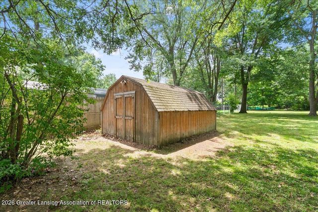 5612 S Washington Avenue, Lansing, MI 48911