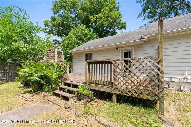 5612 S Washington Avenue, Lansing, MI 48911